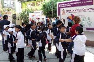 thumbnail_DIF-FERIA NIÑEZ (5)