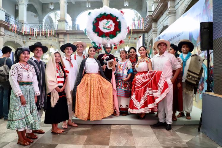 AMH PRESENTACIÓN GUELAGUETZA 08