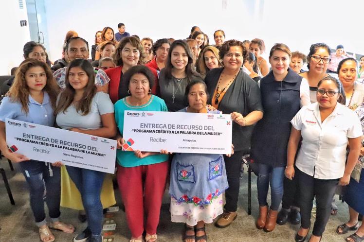 ENTREGA DE CREDITOS A LA PALABRA DE LA MUJER - VALLES CENTRALES (2)